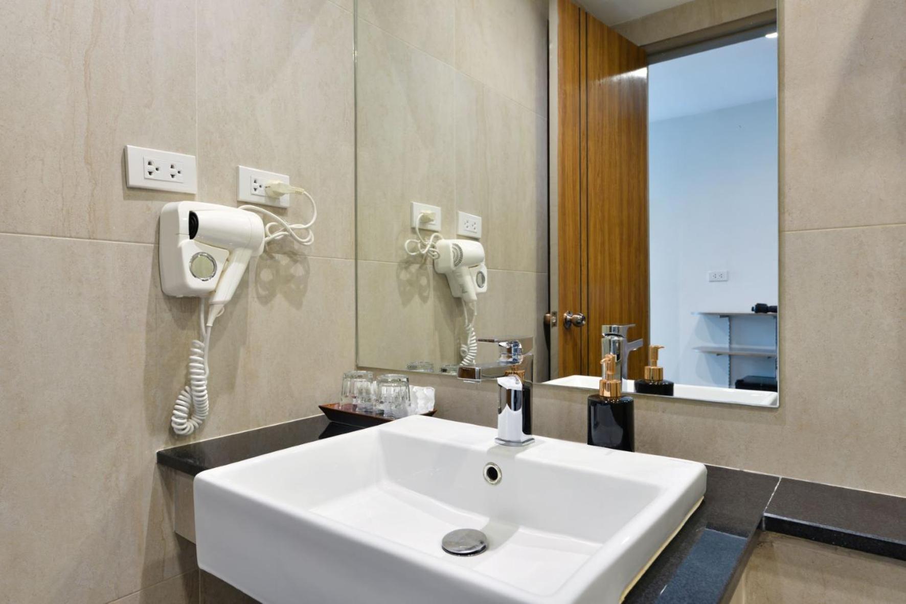 Bedever Boutique Bangkok Hotel - Bts Phra Khanong Ngoại thất bức ảnh